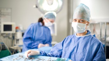 Tonsil removal surgery: duration, cost and step by step