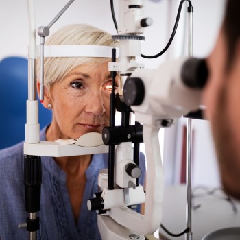 Cataracts Surgery with Monofocal Lens