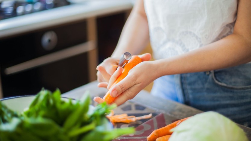 What treatments are available for carpal tunnel syndrome?